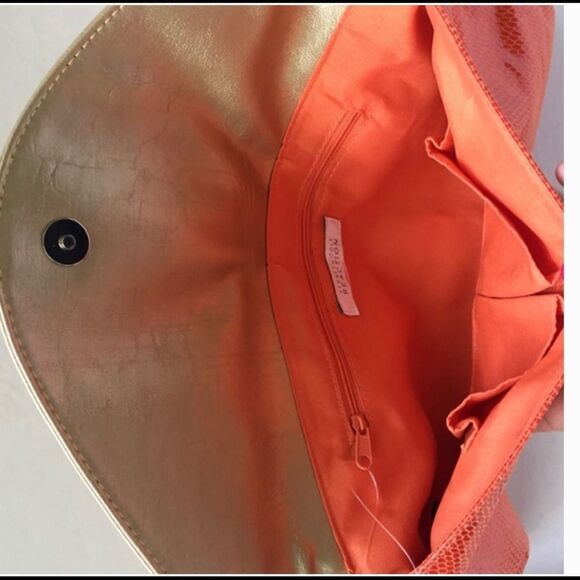 Kenneth Cole Reaction Clutch Orange Faux Vegan Exotic Leather Snake Lizard - Picture 2 of 3